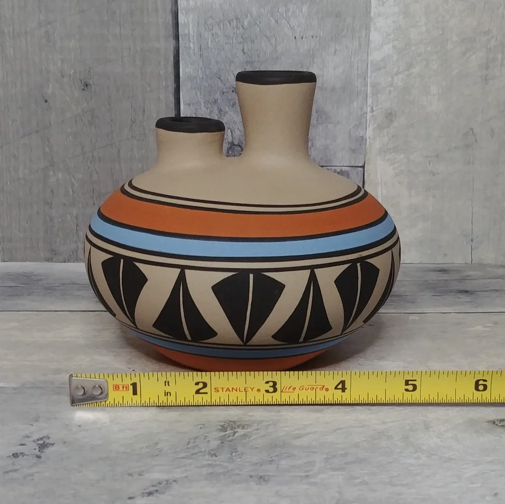 Aadam American Southwest Pottery Double Spout Vase Vessel Signed Excellent